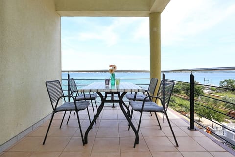 Apartments Vista - Unit 203323-5