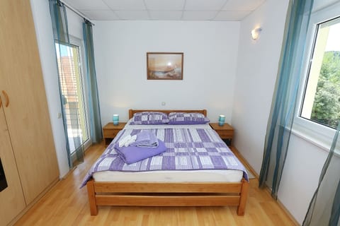 Apartments Vista - Unit 203323-5