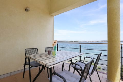 Apartments Vista - Unit 203324-5