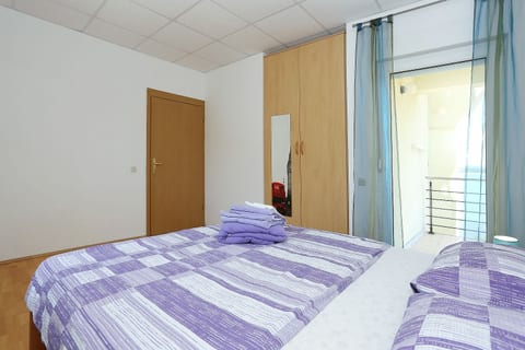 Apartments Vista - Unit 203324-5