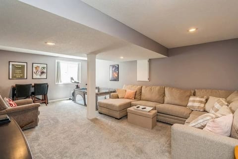 Pet-Friendly Ankeny Getaway • Near Adventureland
