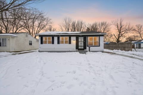 Modern Toledo Retreat | Close to Downtown