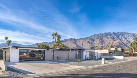 Palm Springs Design Showplace image 4