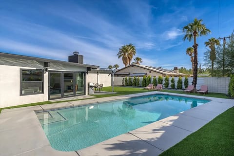Palm Springs Design Showplace image 2