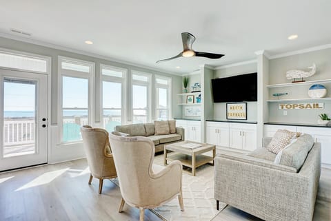 Family Room- 2nd fl