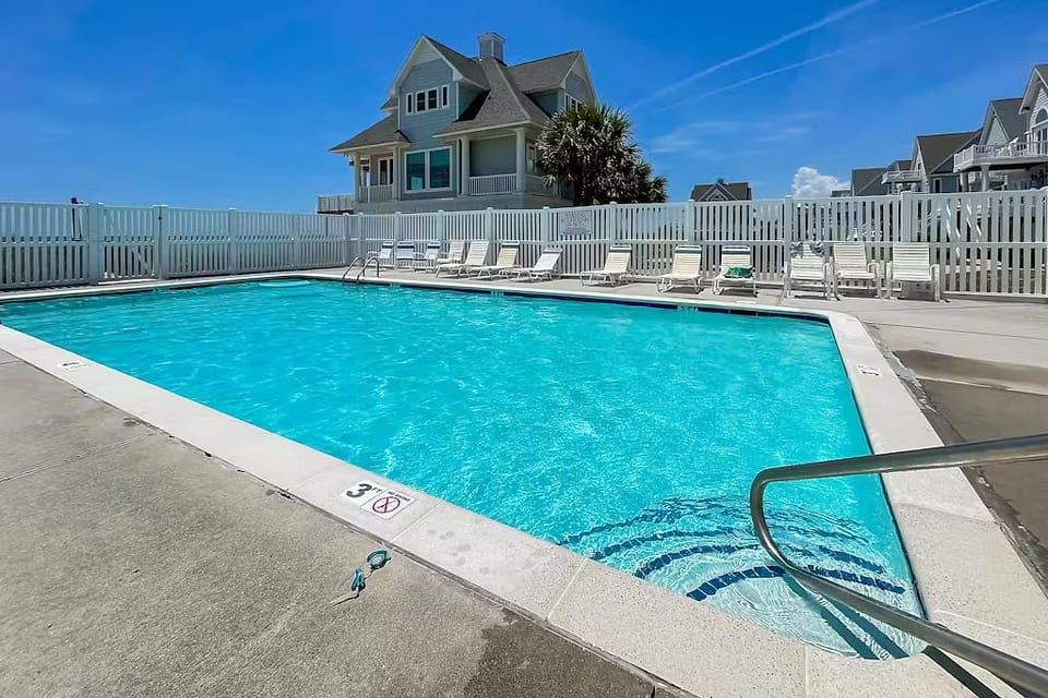 Community Pool available for use