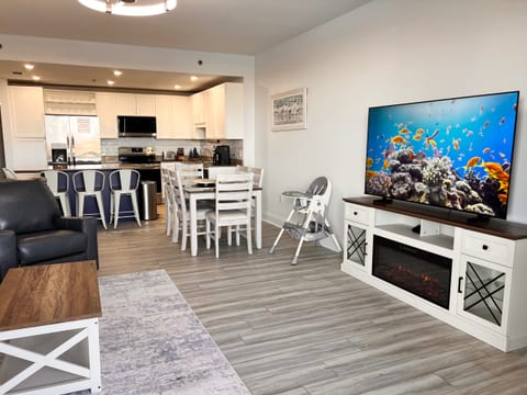 Coastal Family Getaway Laketown- 5 Pools- Sleeps10