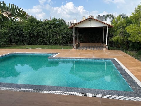 GoBravo 16 3BHK Farm with Pool&Garden Sec150 Noida