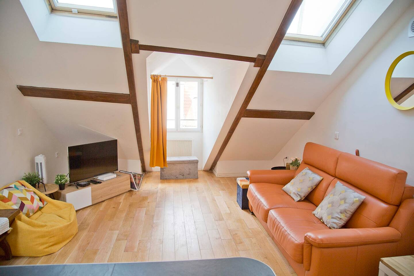 Charming apt in the heart of the Latin Quarter