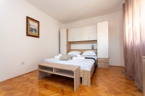Apartments Crljenko with sea view - Unit 378204-13