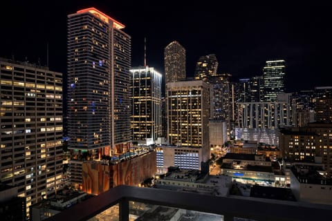 Miami Bay Million-Dollar View | Private Condo