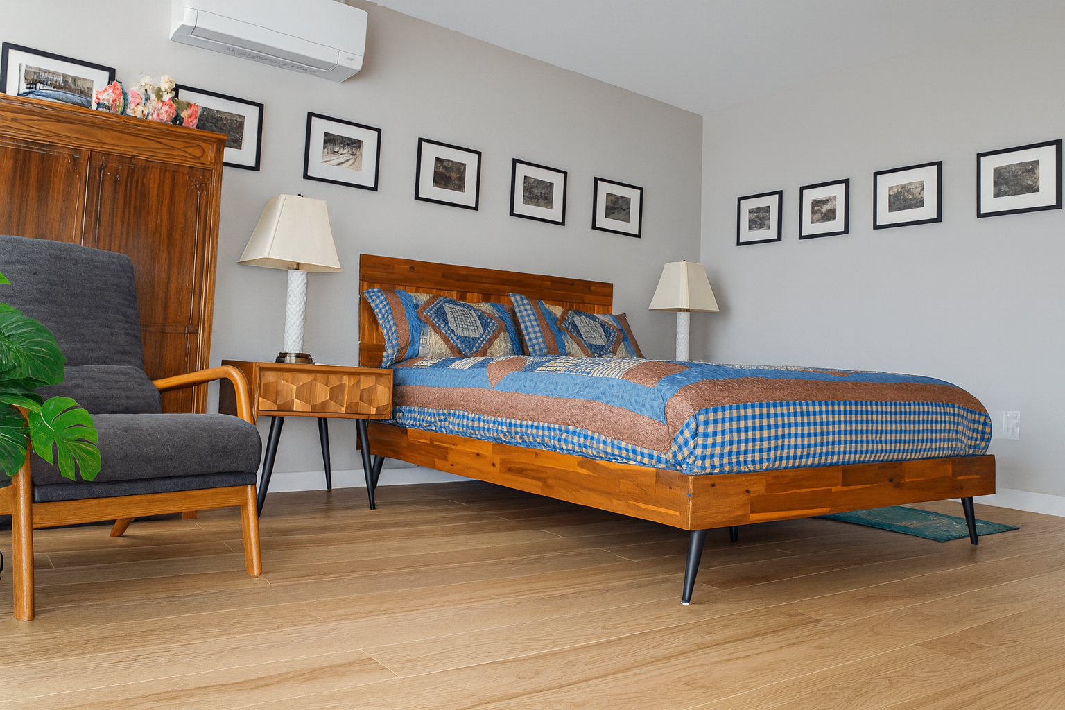 Luxe Haven Room with Private Bathroom and Separate