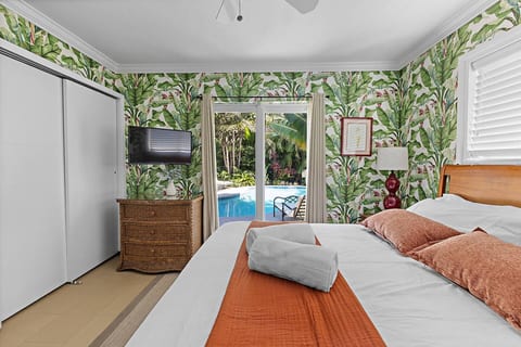 Heated Pool Oasis near Wilton Dr & Fort Lauderdale