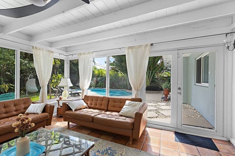 Heated Pool Oasis near Wilton Dr & Fort Lauderdale