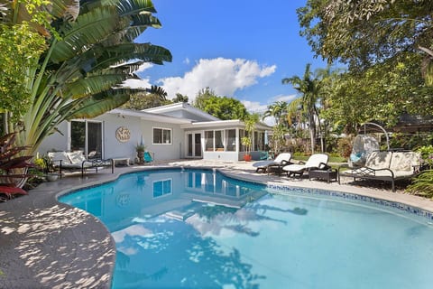 Heated Pool Oasis near Wilton Dr & Fort Lauderdale