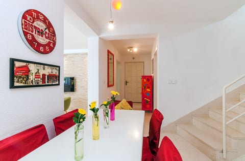 House Pianeta - Unit 155873-5