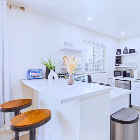 Bright & Modern 2BR WeHo Stay w/ Parking