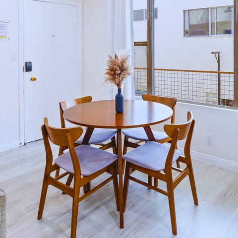 Bright & Modern 2BR WeHo Stay w/ Parking