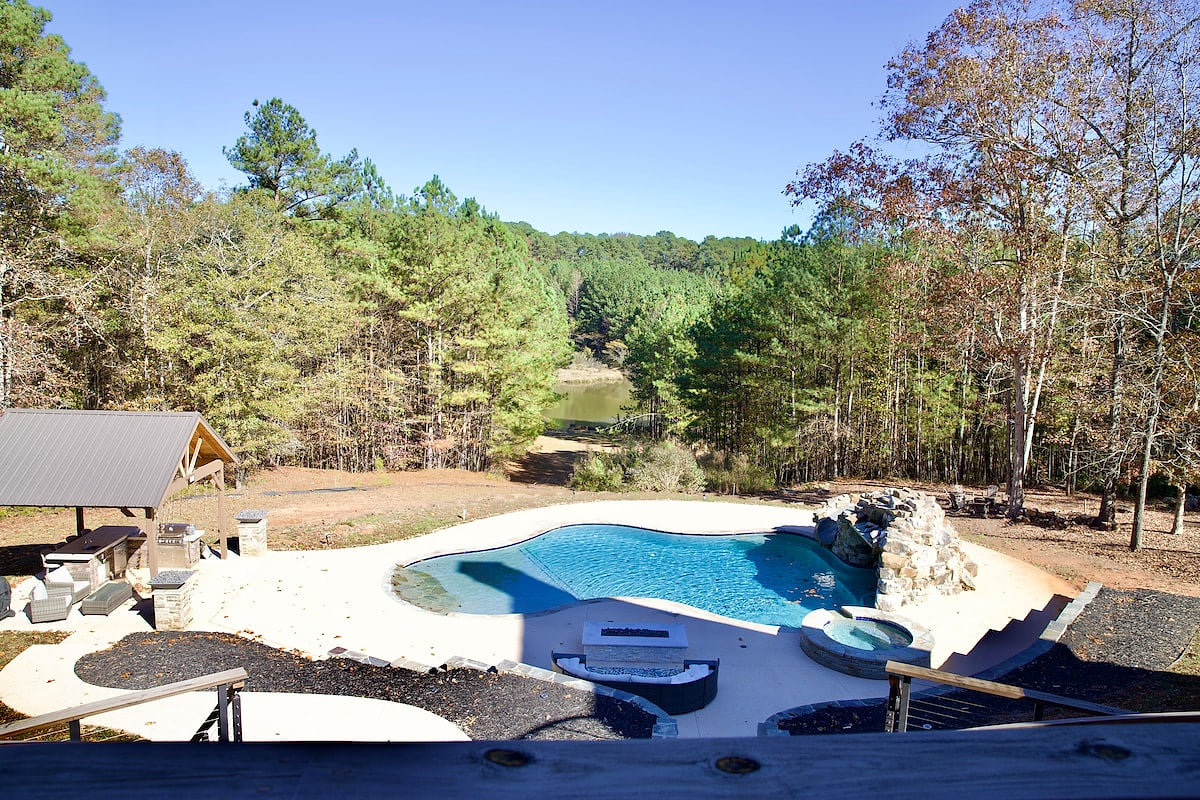 Private Lakefront Compound -World Cup Atlanta image 1