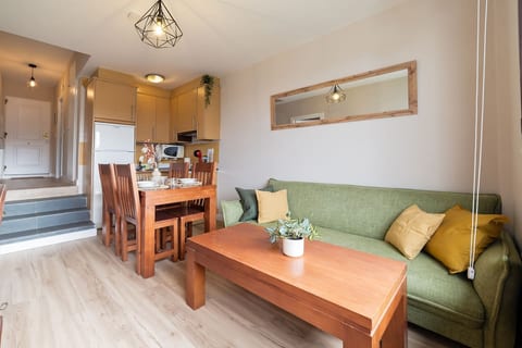 Cozy apartment | Free parking | Terrace & Views
