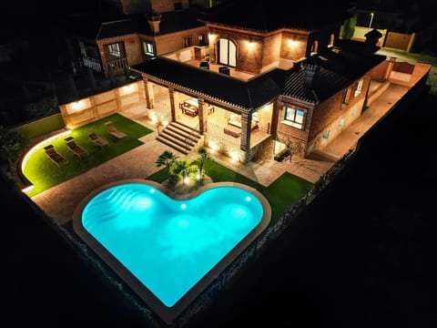 Luxe Experience Toledo | Pool | BBQ | Billar