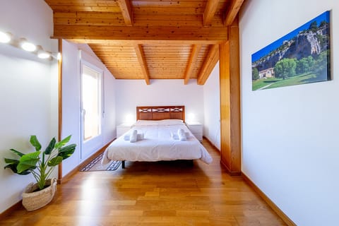 Beautiful penthouse with the essence of Soria
