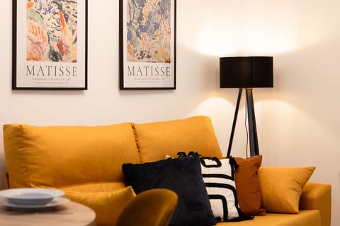 Modern Comfort in the Heart of Zaragoza
