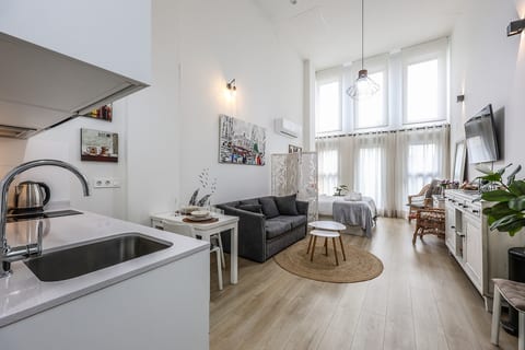 Fancy Studio with Terrace & Pool - Madrid South