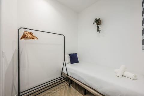 Urban Quiet in Madrid with Modern Comforts