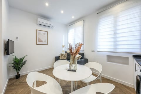 Urban Quiet in Madrid with Modern Comforts