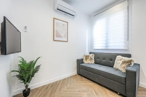 Urban Quiet in Madrid with Modern Comforts