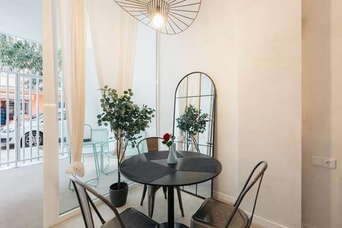 Chic and Cozy Stay in Valencia