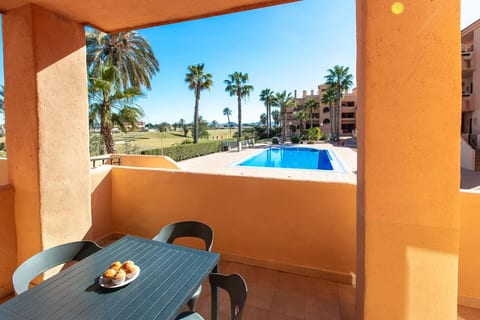Sun Pool and Relax near the Coast Free Parking