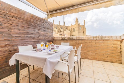 Relax Above the City – Terrace, Views & Comfort