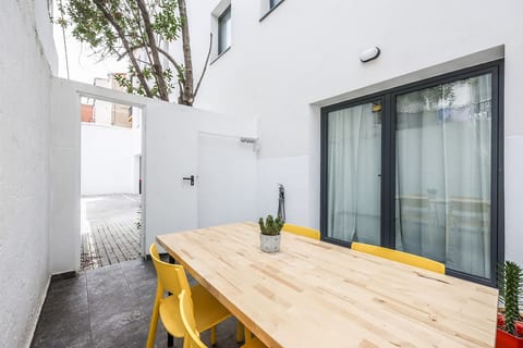 Cozy Stay with Terrace in Madrid