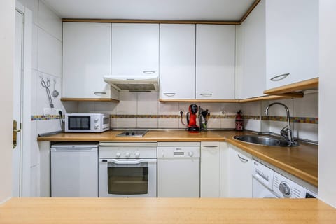 Madrid Stay – Paddle, Gym, Pool, Parking