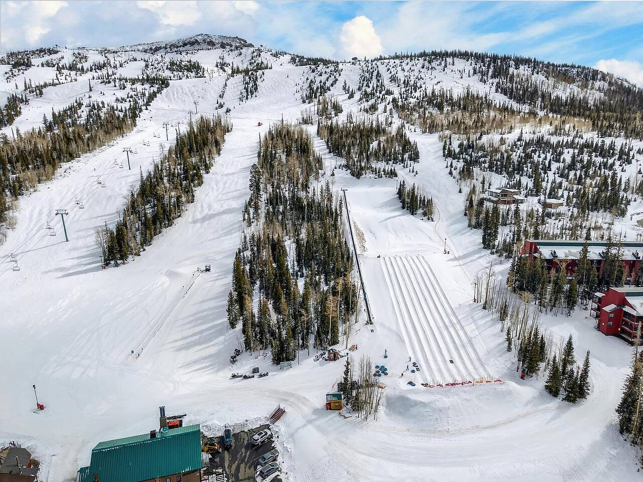 Ski/Snowboard Retreat | Starlink Wi-fi | Sleeps 14