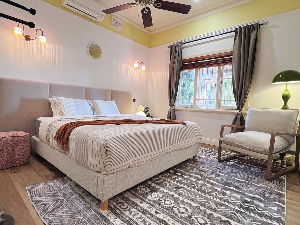 Great size bedroom with King size bed and English garden view.