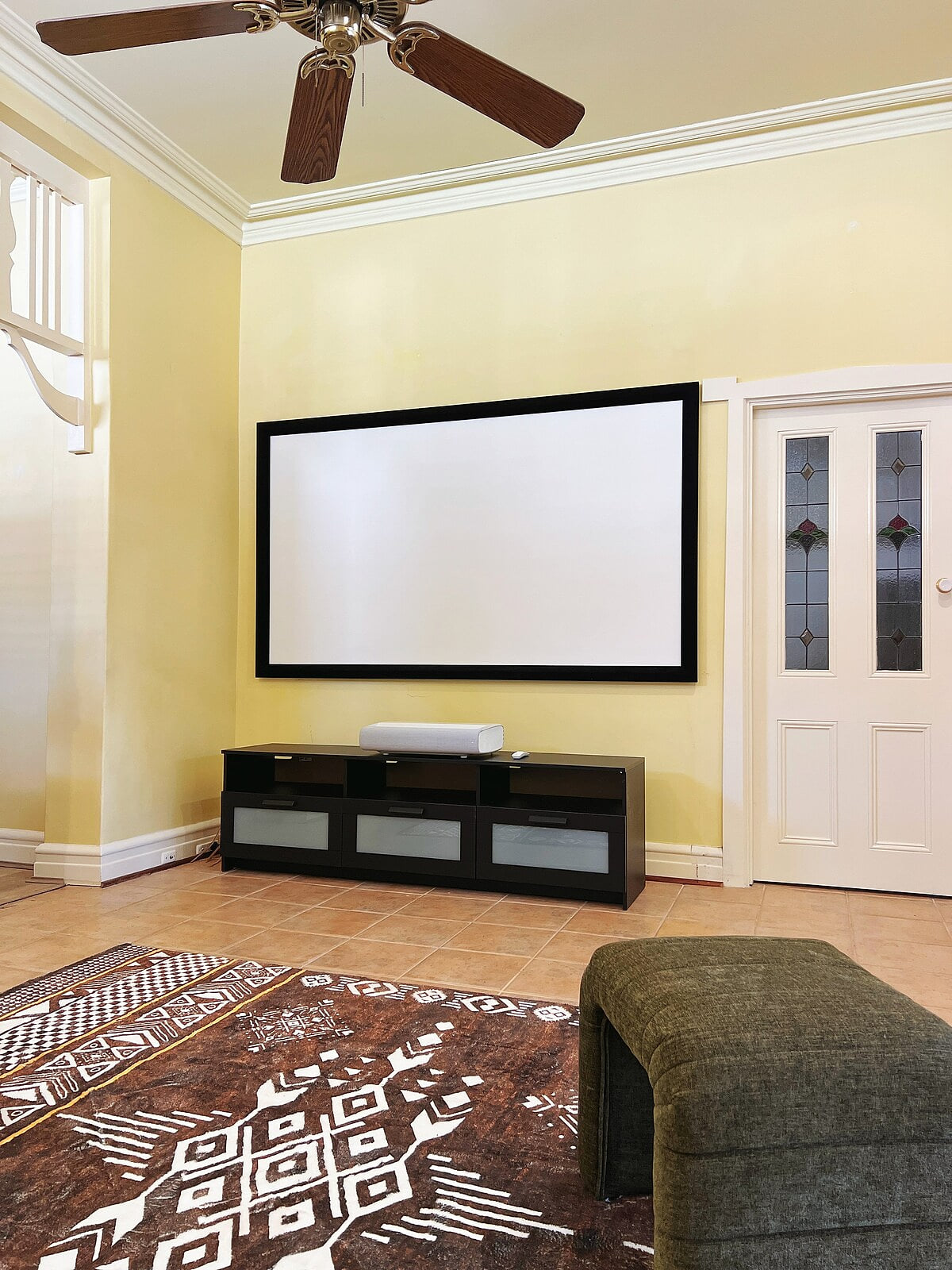 Enjoy movie with Samsung 4k projector