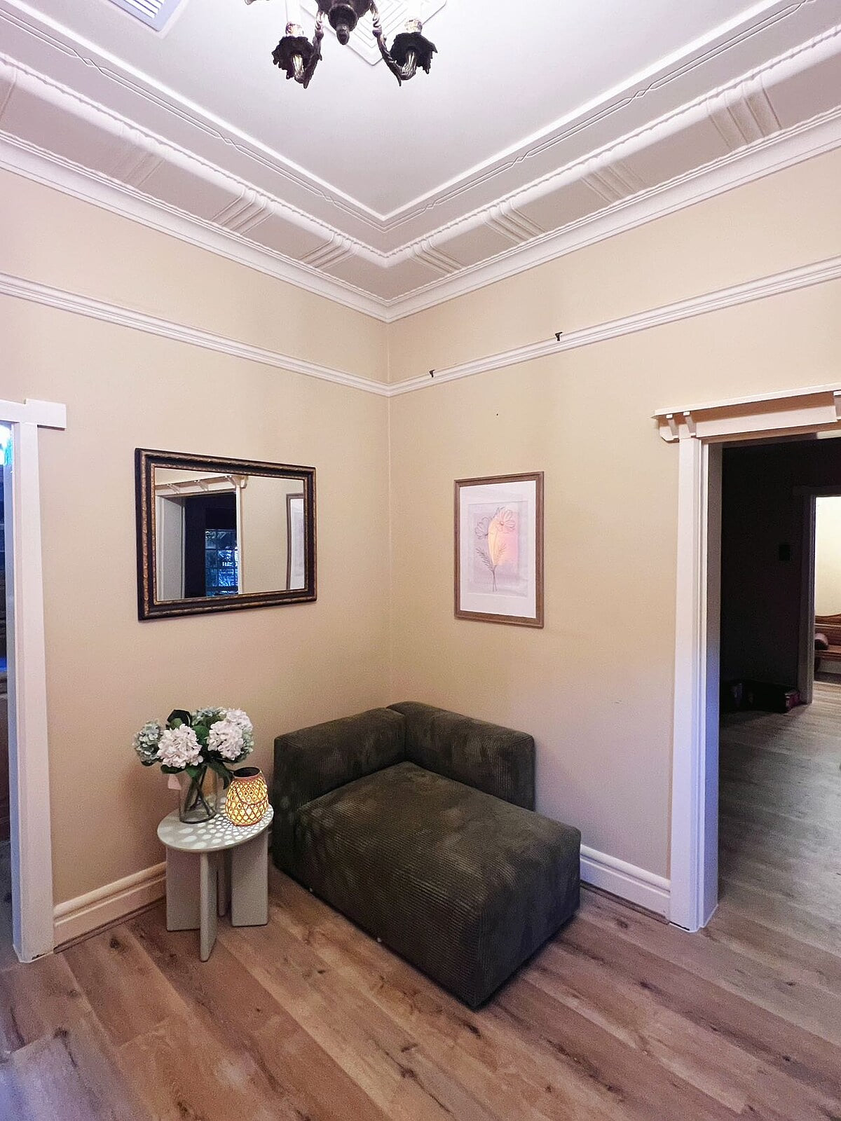 A comfortable sofa corner in the coffee room.