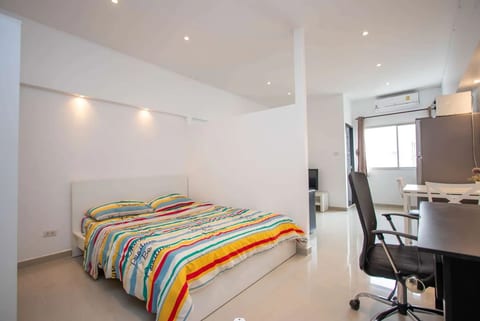 Simple Studio In Chiang Mai + Roof Access