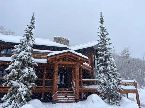 6BD/6.5 BA - Sleeps 12 - Amazing Views!