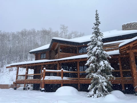 6BD/6.5 BA - Sleeps 12 - Amazing Views!