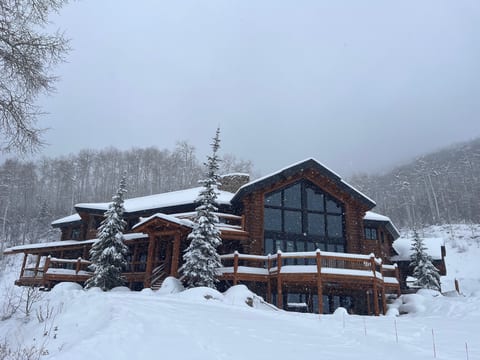 6BD/6.5 BA - Sleeps 12 - Amazing Views!