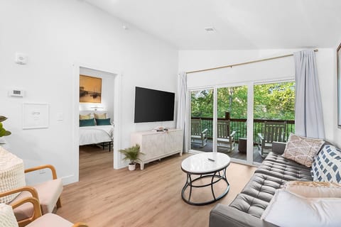The Branson Breezy | 2BR • 2BA • 4 Beds • Sleeps 7 image 4