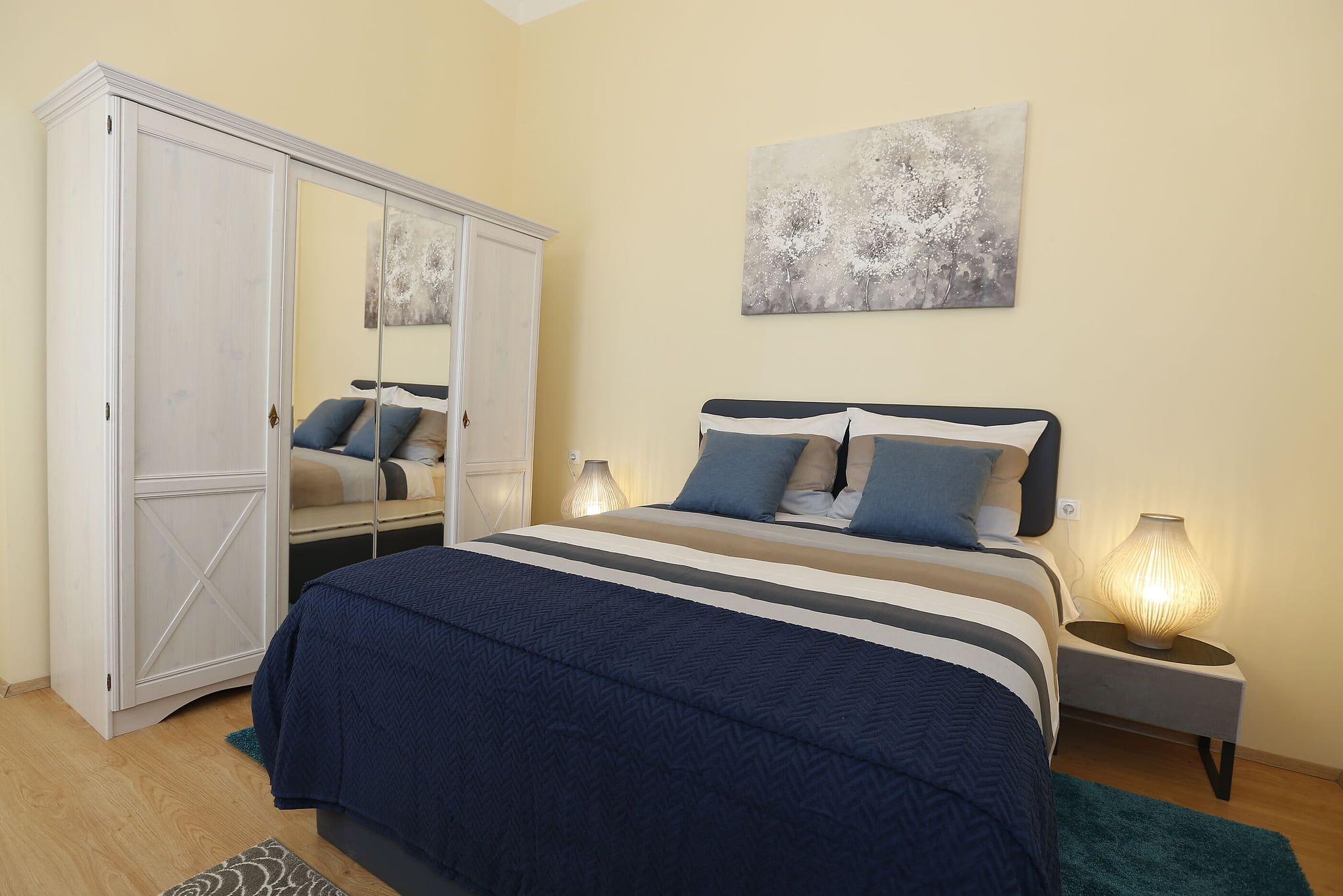 Apartment and Rooms Bed and Breakfast Three Angels - Unit 205326-5