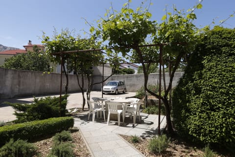 Apartment and Rooms Bed and Breakfast Three Angels - Unit 205327-5