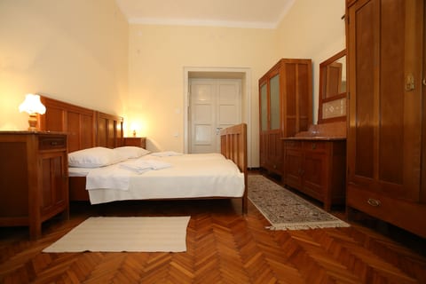 Apartment and Rooms Bed and Breakfast Three Angels - Unit 205328-5