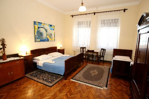 Apartment and Rooms Bed and Breakfast Three Angels - Unit 205329-5