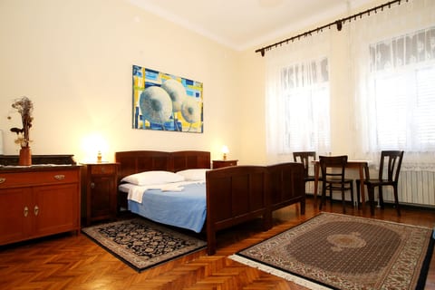 Apartment and Rooms Bed and Breakfast Three Angels - Unit 205329-5